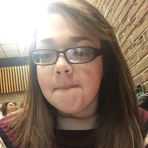 Meet your Posher, Alicia